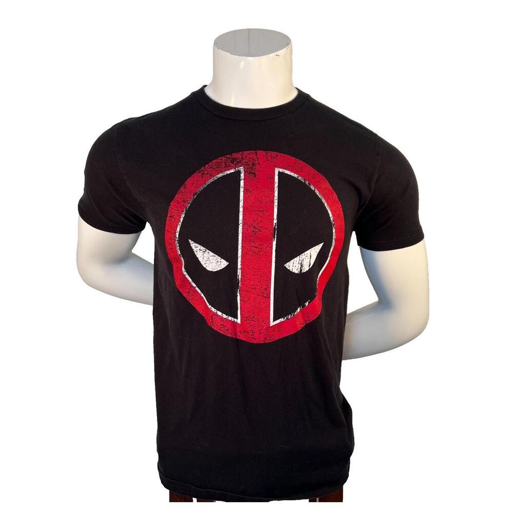 Embrace Tee Men M Black Cotton Graphic